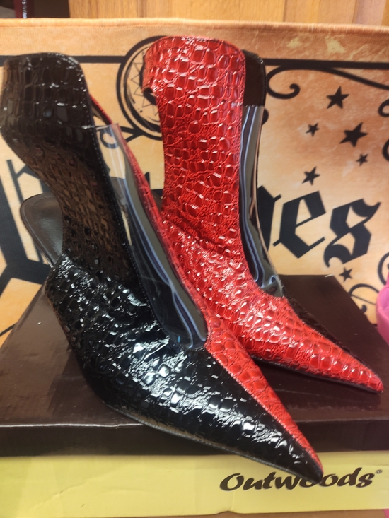 None Shoes - Two-Tone Croc-Embossed Pointed Ankle Heels in Red and Black